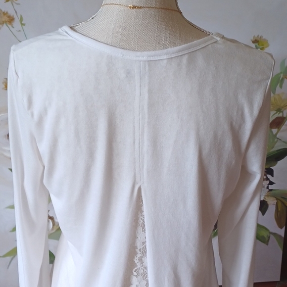 Mur Mur🕊Soft White Long Sleeve Top. Back Split Lace Back Scoop Neck WM - Picture 4 of 11